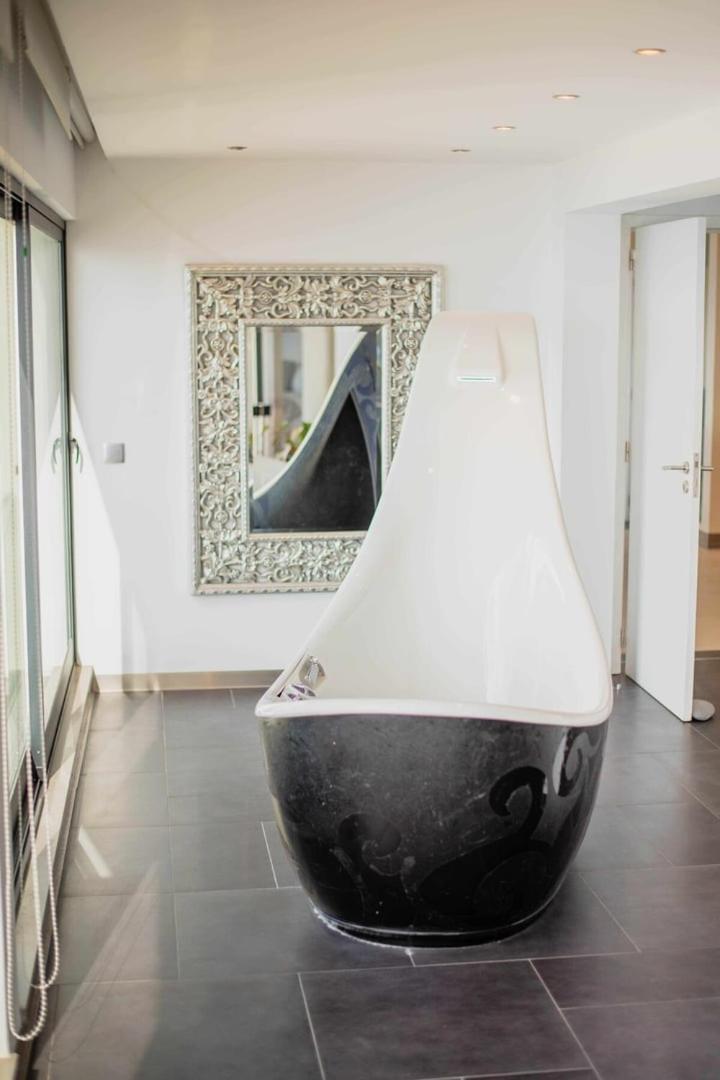 Zula House - Stunning Villa Spectacular Location Canico  Bagian luar foto